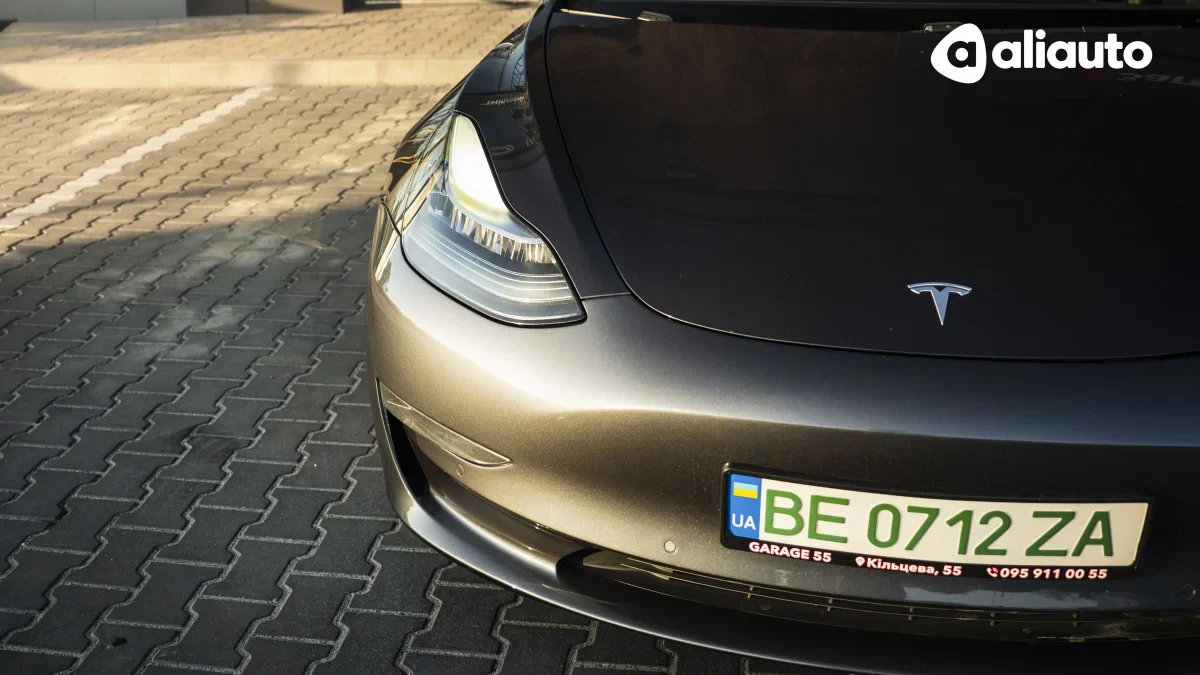 Tesla Model 3 — фото 2