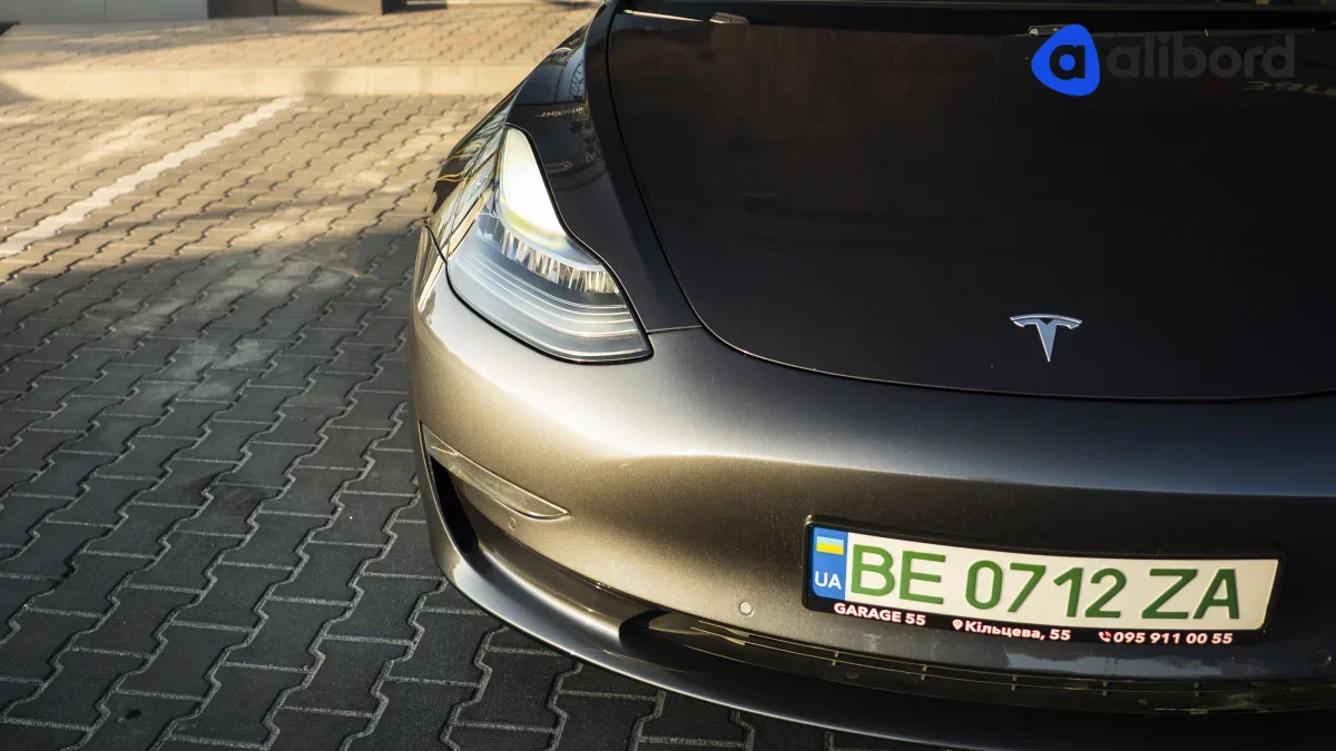 Tesla Model 3 — фото 2