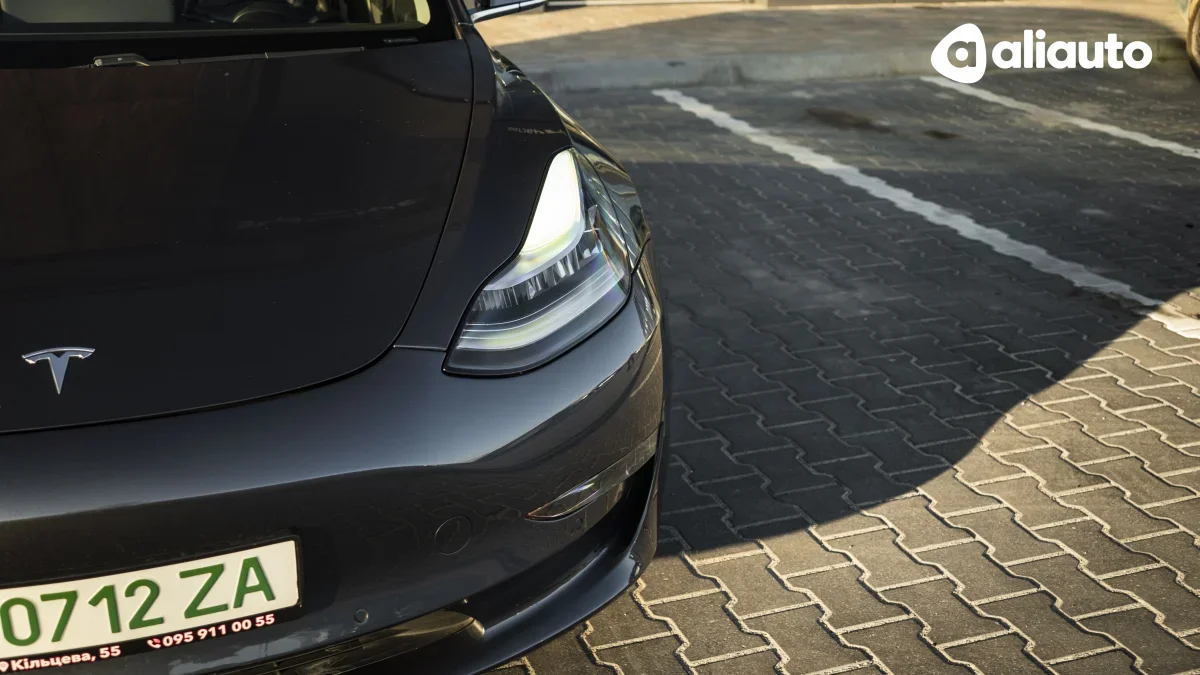 Tesla Model 3 — фото 3