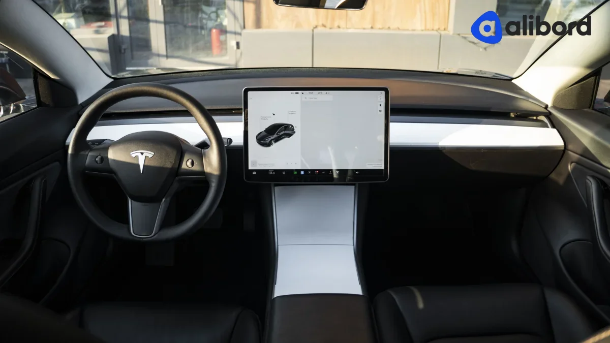 Tesla Model 3 — фото 8