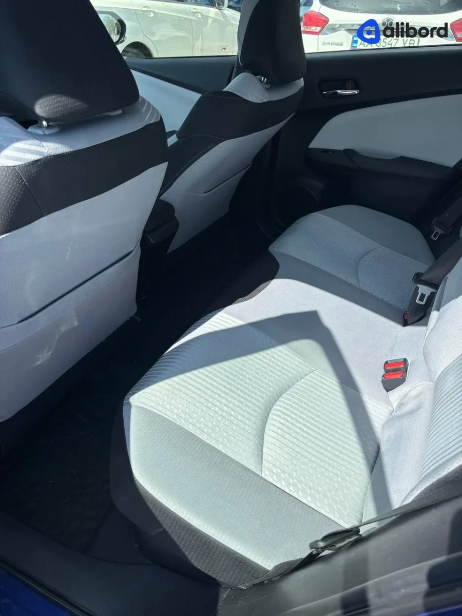 Оренда Toyota Prius 2018 Hybrid — фото 7