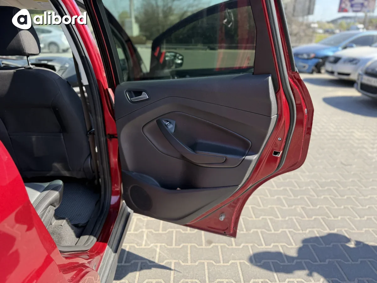 Ford C-Max 2015 — фото 9