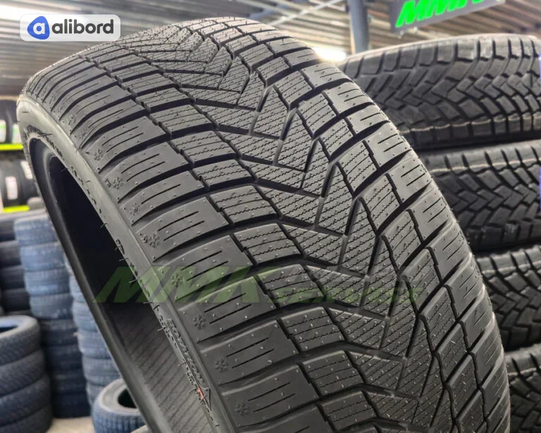 Шина 235/35R20 92W XL NC501 (Sunny) (1-й сорт) 1106362